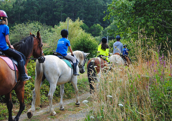 Rutas a caballo aldut@s familiares e infantiles